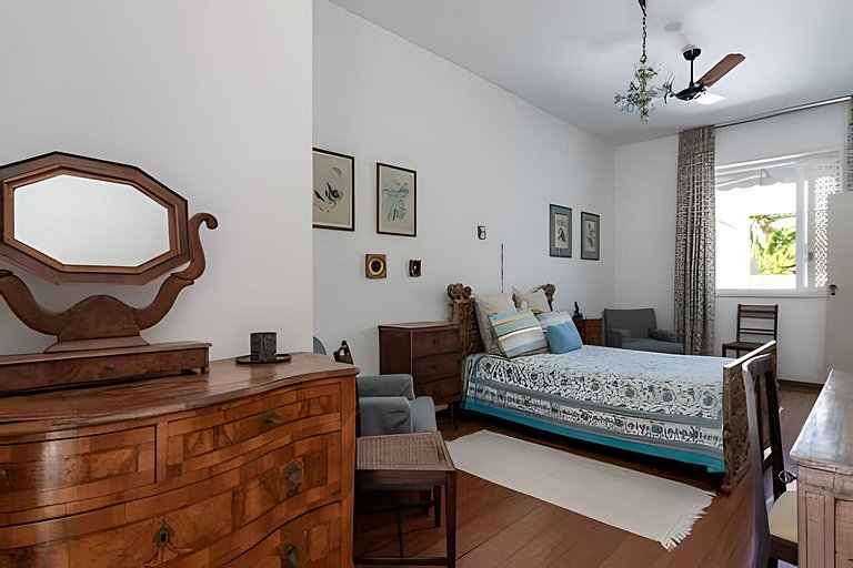 ADV005 Grande cobertura pra 8 na praia de Ipanema