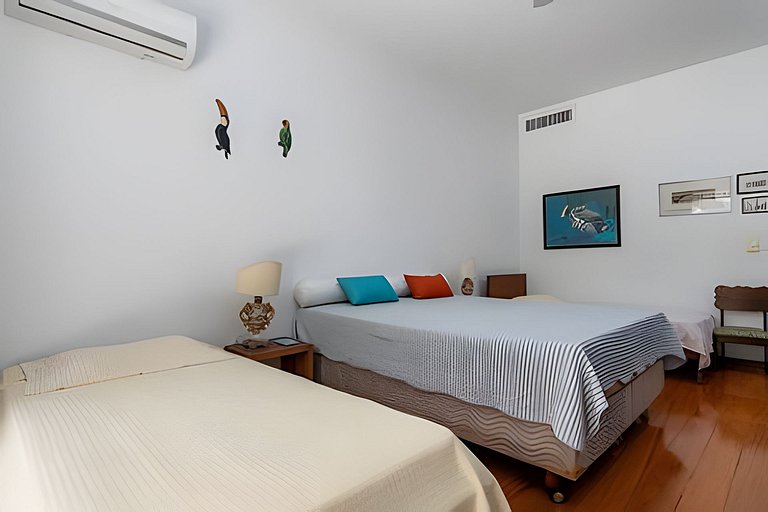 ADV005 Grande cobertura pra 8 na praia de Ipanema