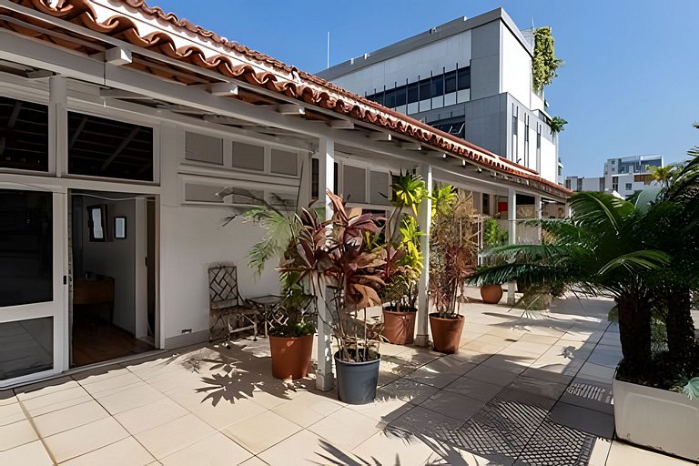 ADV005 Grande cobertura pra 8 na praia de Ipanema