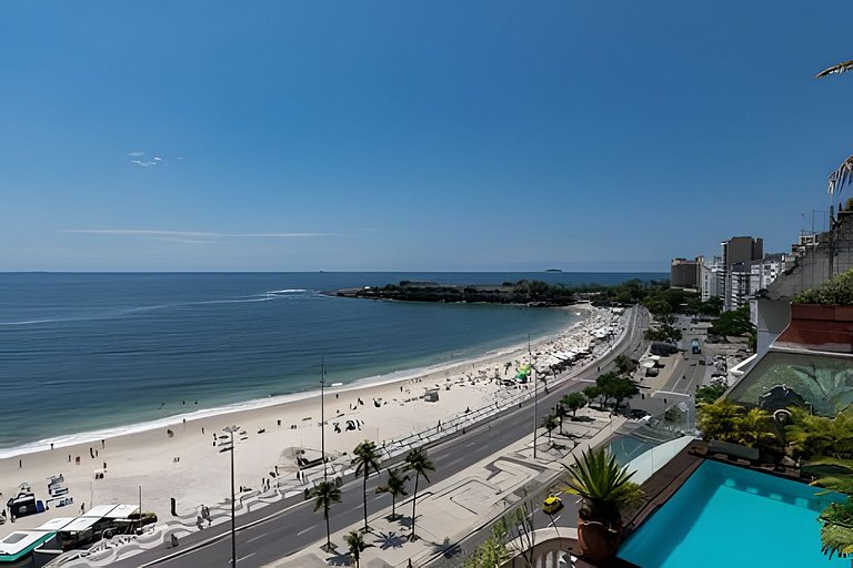 ADV002 Cobertura tropical na praia de Copacabana