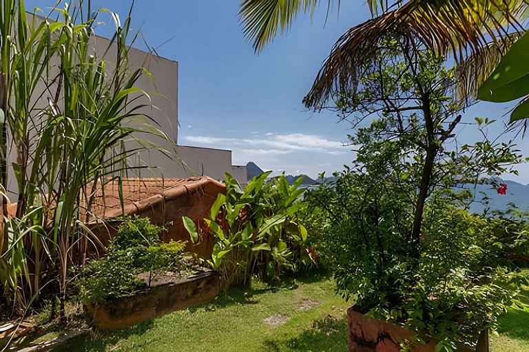 ADV002 Cobertura tropical na praia de Copacabana