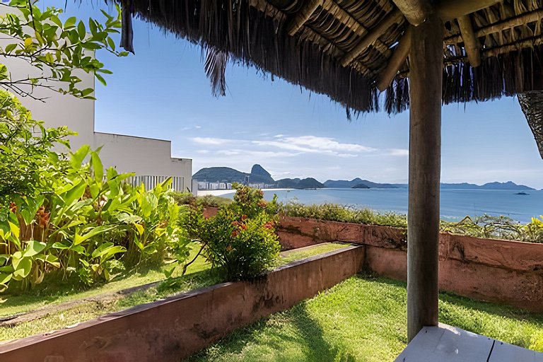 ADV002 Cobertura tropical na praia de Copacabana