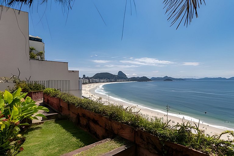 ADV002 Cobertura tropical na praia de Copacabana
