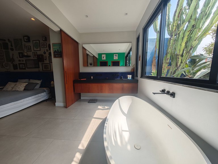 ADV012 Linda cobertura de 3 quartos em Copacabana