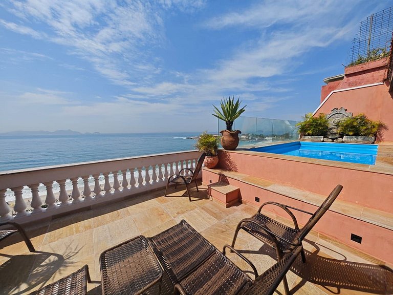 ADV002 Cobertura tropical na praia de Copacabana