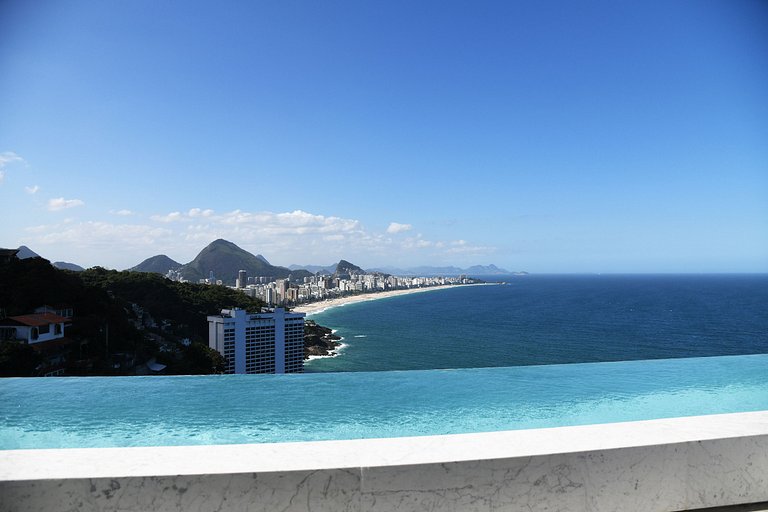 ADV006 Charmosa cobertura com vista mar no Vidigal