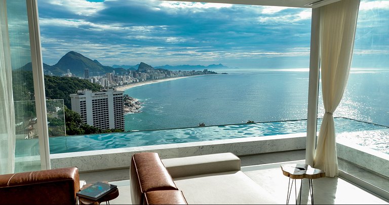 ADV006 Charmosa cobertura com vista mar no Vidigal