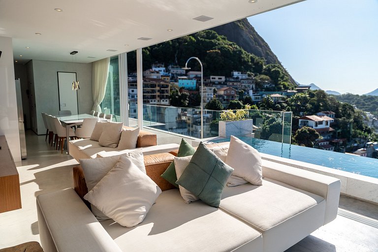 ADV006 Charmosa cobertura com vista mar no Vidigal