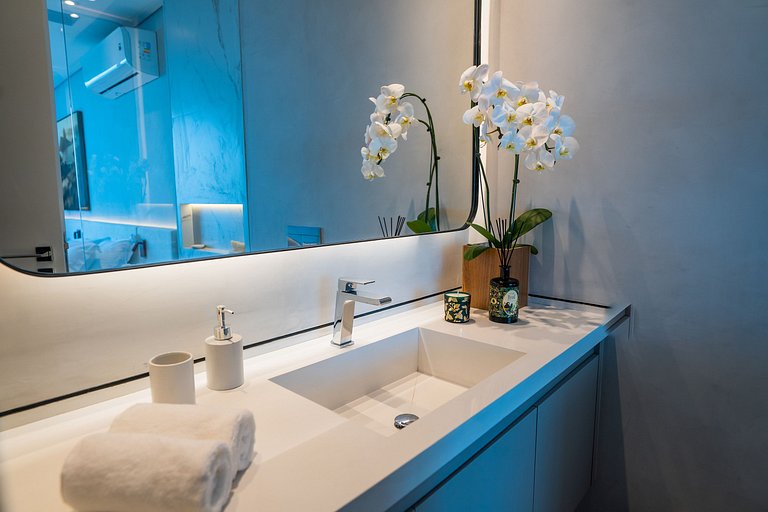 ADV006 Charmosa cobertura com vista mar no Vidigal