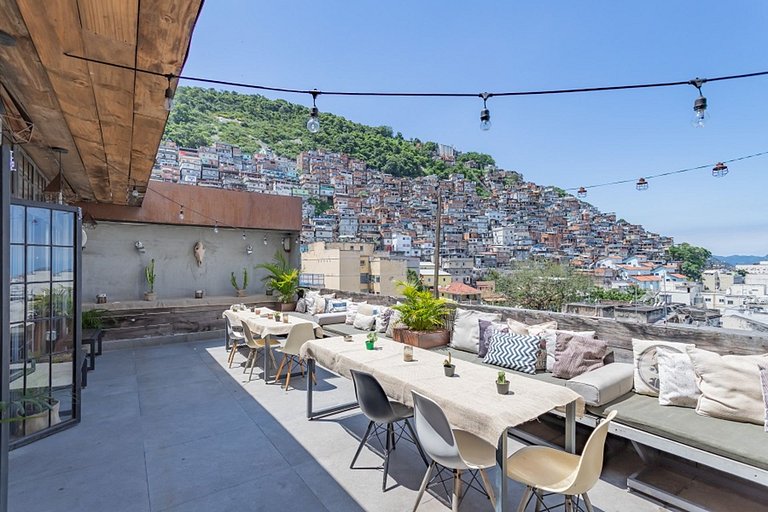 ADV008 Casa de 7 suites entre Ipa e Copa