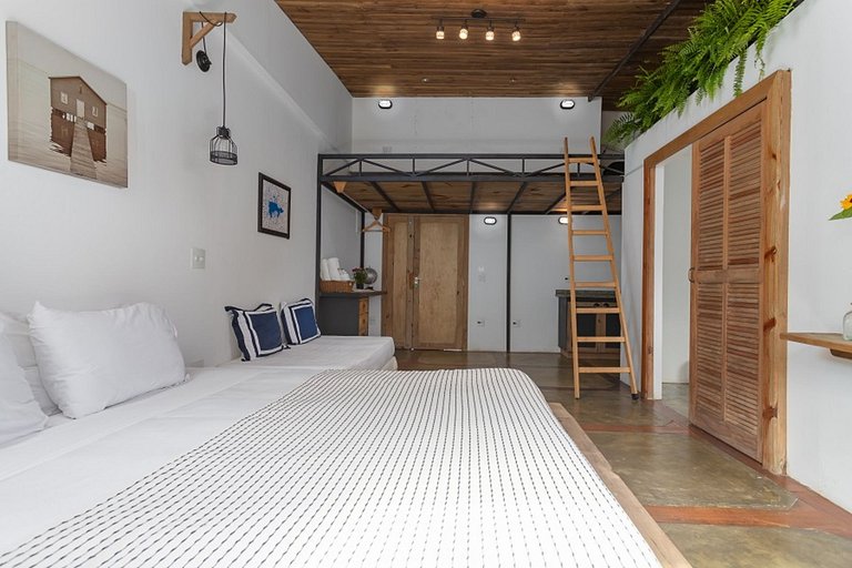 ADV008 Casa de 7 suites entre Ipa e Copa