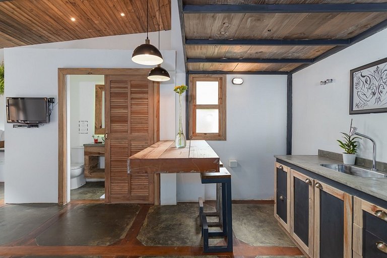 ADV008 Casa de 7 suites entre Ipa e Copa