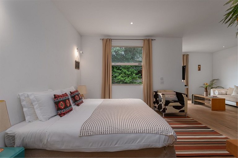 ADV008 Casa de 7 suites entre Ipa e Copa