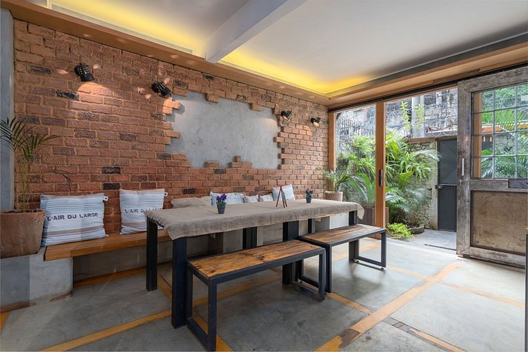 ADV008 Casa de 7 suites entre Ipa e Copa