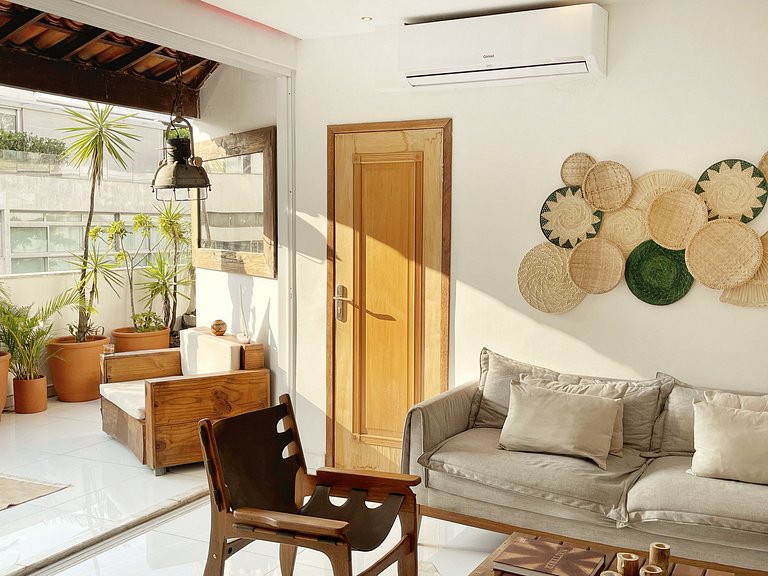 ADV017 Cobertura de 6 suítes no coração de Ipanema