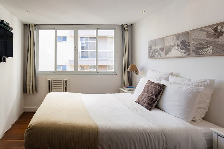 ADV017 Cobertura de 6 suítes no coração de Ipanema