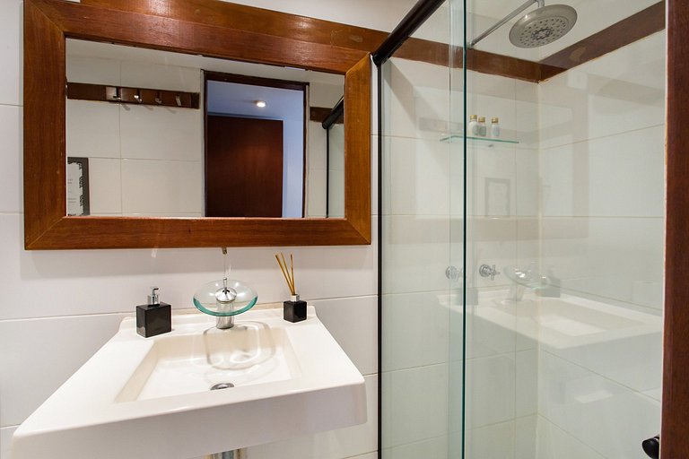 ADV017 Cobertura de 6 suítes no coração de Ipanema