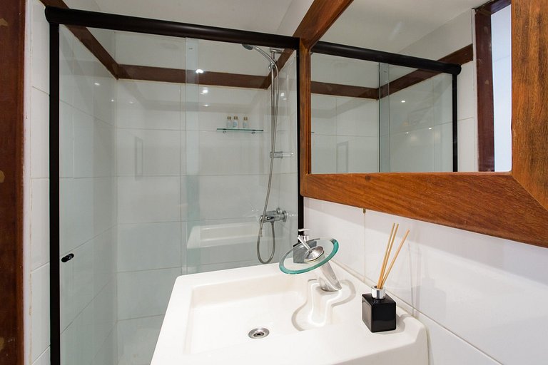 ADV017 Cobertura de 6 suítes no coração de Ipanema