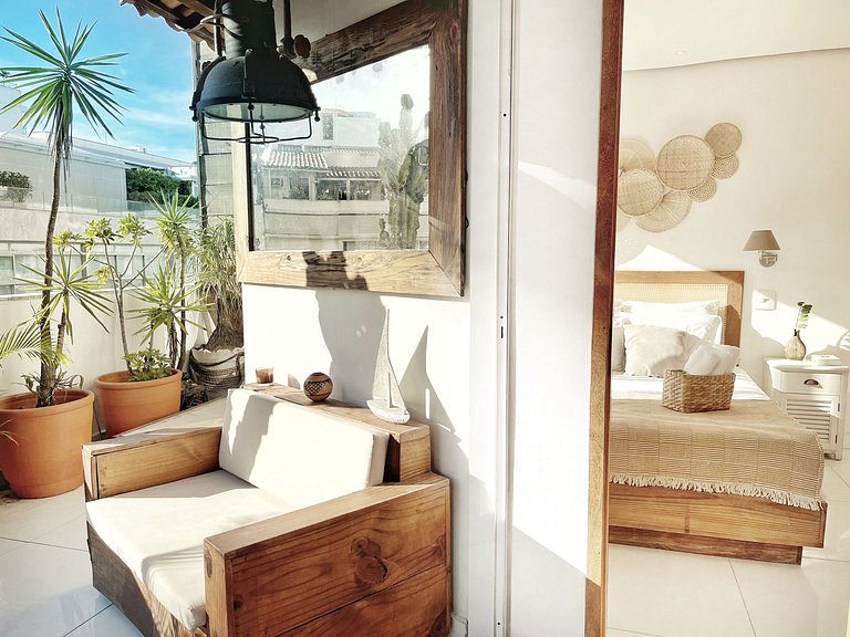 ADV017 Cobertura de 6 suítes no coração de Ipanema