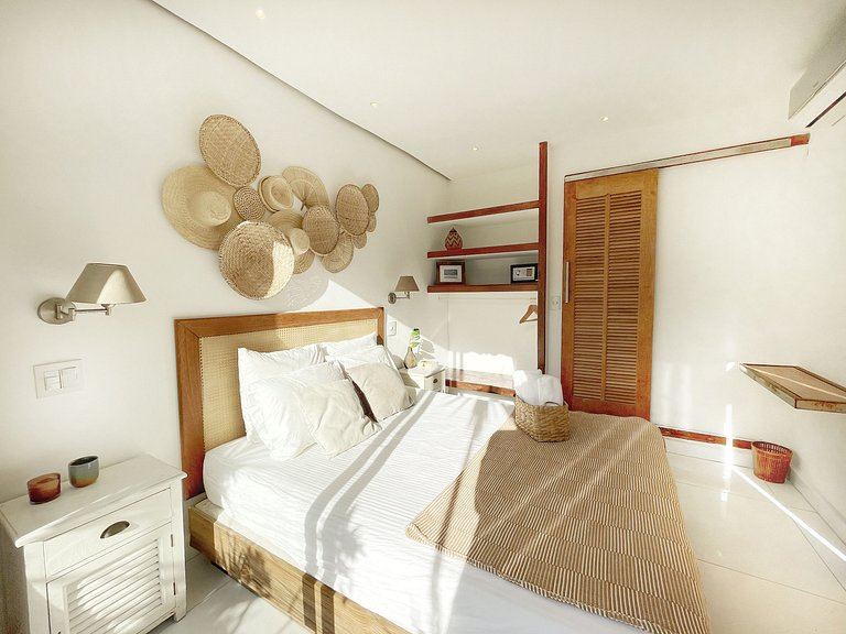 ADV017 Cobertura de 6 suítes no coração de Ipanema